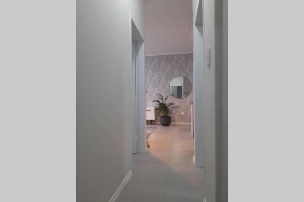 Mikeys Place On New: 2Bed2Bath No.1 With Free Wifinetflix Midrand Buitenkant foto