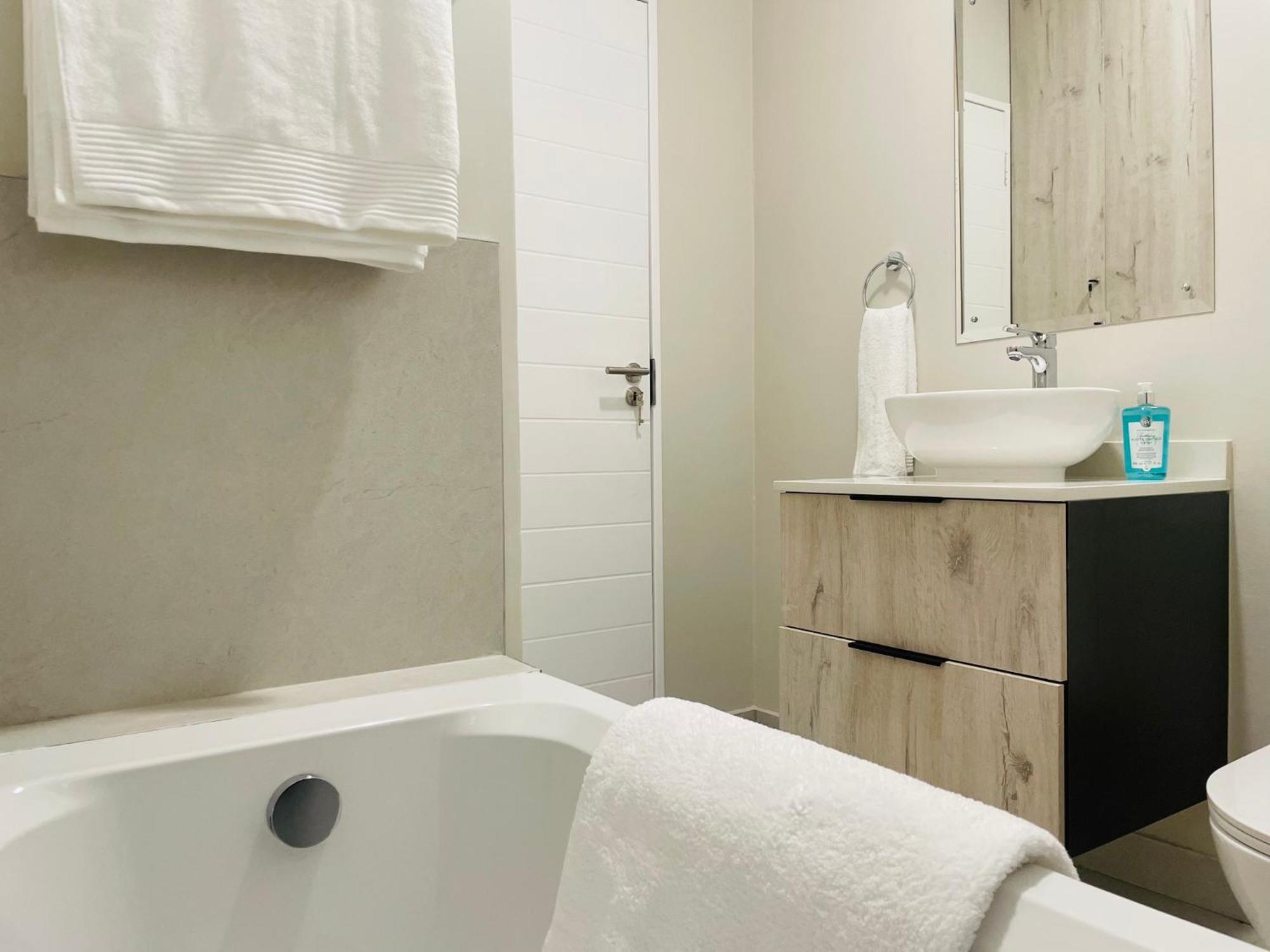 Mikeys Place On New: 2Bed2Bath No.1 With Free Wifinetflix Midrand Buitenkant foto